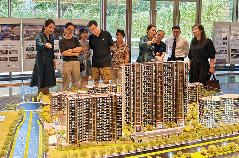Beijing Home Sales Climb, Inventory Shrinks in Month After Policy Easing