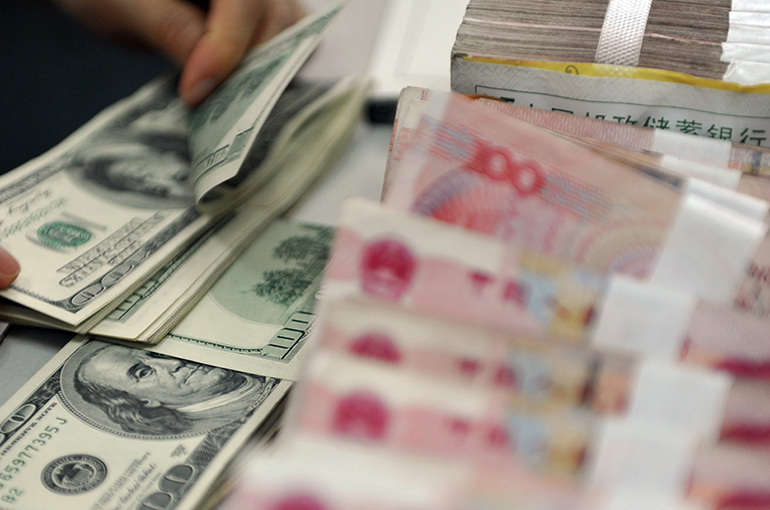 Chinese Yuan Exchange Rate Against US Dollar Breaks Through 6.7 Mark to Four-Year High