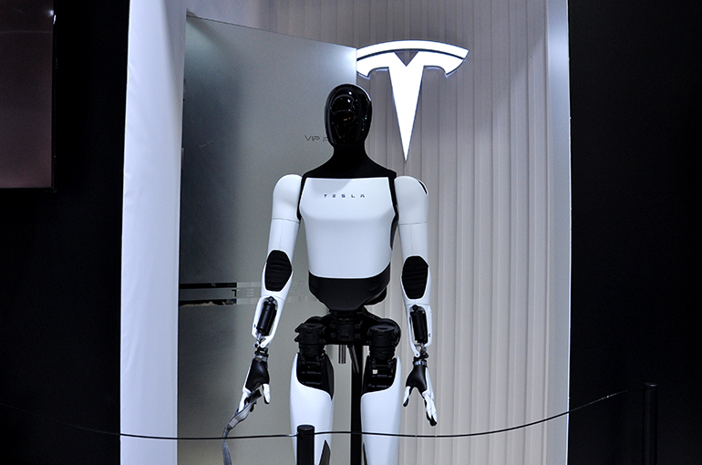 Chinese Tesla Suppliers Pare Gains After Denying Knowledge of Optimus Factory Checks