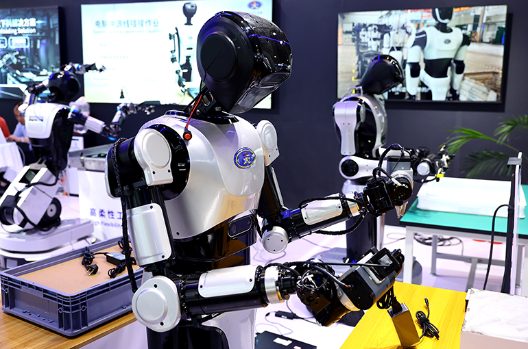 European Firms Must Take Advantage of China's Robotics Boom, CEOs Say