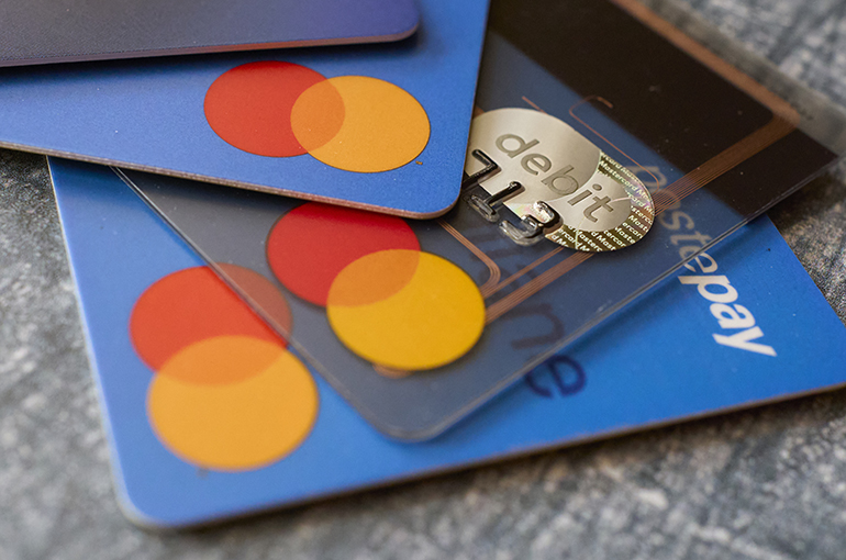 Chinese Mastercard Holders Report New Wave of Overseas Fraud