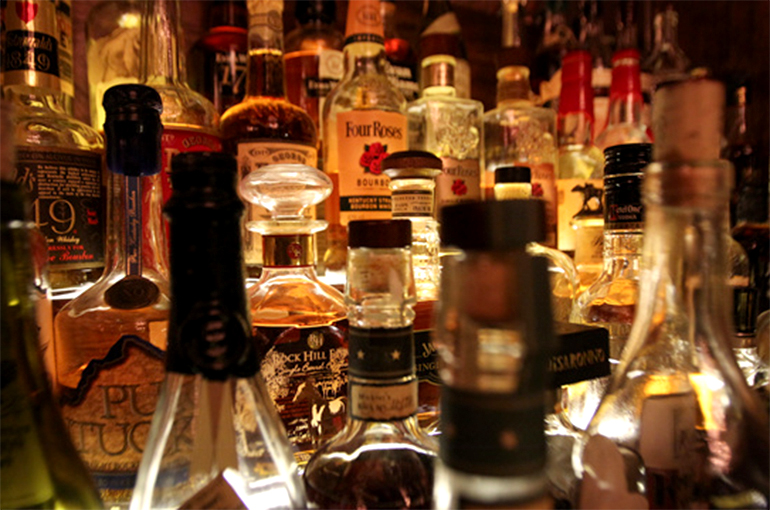 Chinese Distillers to Make More Whisky Than China Imports as Sales Grow