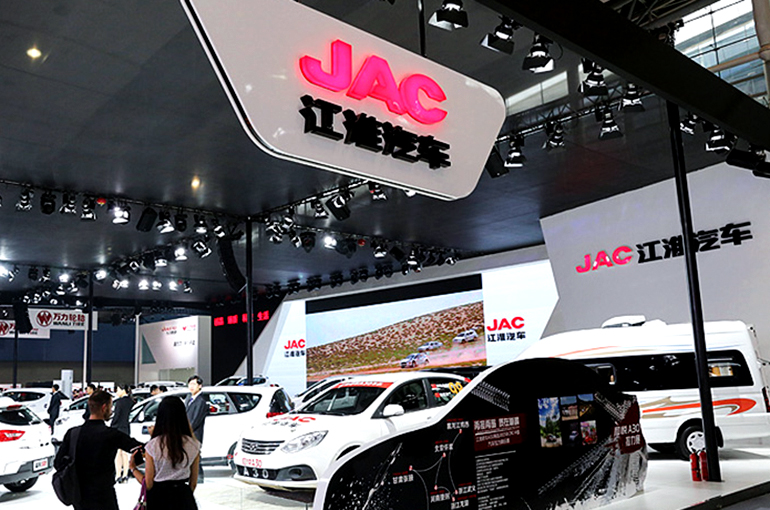 JAC Motors Shares Tumble as Brake Pedal Failures in Huawei-Backed Maextro V800 Raise Concerns