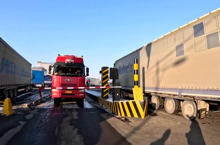 China’s Xinjiang Launches One-Stop Insurance Service for Cross-Border Trucks