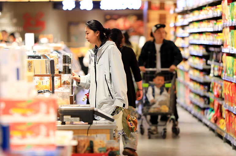 Food, Tobacco, and Liquor Account for Nearly a Third of China’s Per Capita Consumption Last Year