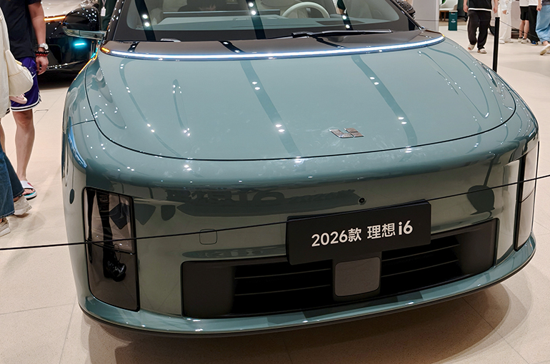 China's Li Auto Uses Only Self-Developed Batteries, Smart-Driving Chips in New i6 Model